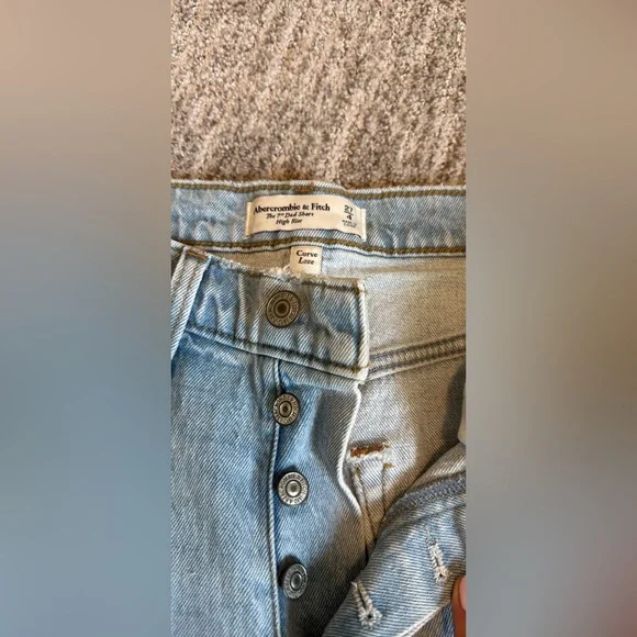 Abercrombie & Fitch Curve Love The” 7”Dad Short Hight Rise 27/4 light blue NWT - Picture 2 of 7